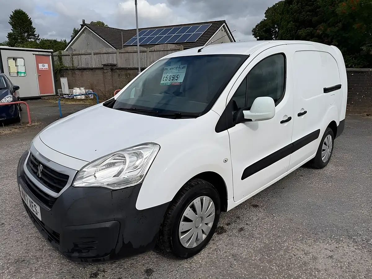 Used 2017 Peugeot Partner S White - Interior and Exterior details 9