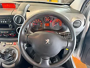 Used 2017 Peugeot Partner Tepee Active B Silver - Interior and Exterior details 17