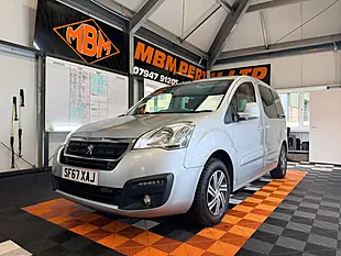 Used 2017 Peugeot Partner Tepee Active B Silver - Interior and Exterior details 3