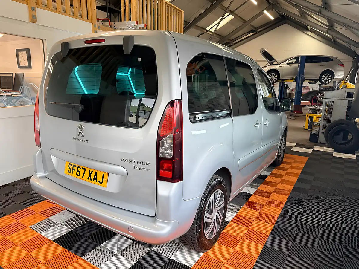 Used 2017 Peugeot Partner Tepee Active B Silver - Interior and Exterior details 5