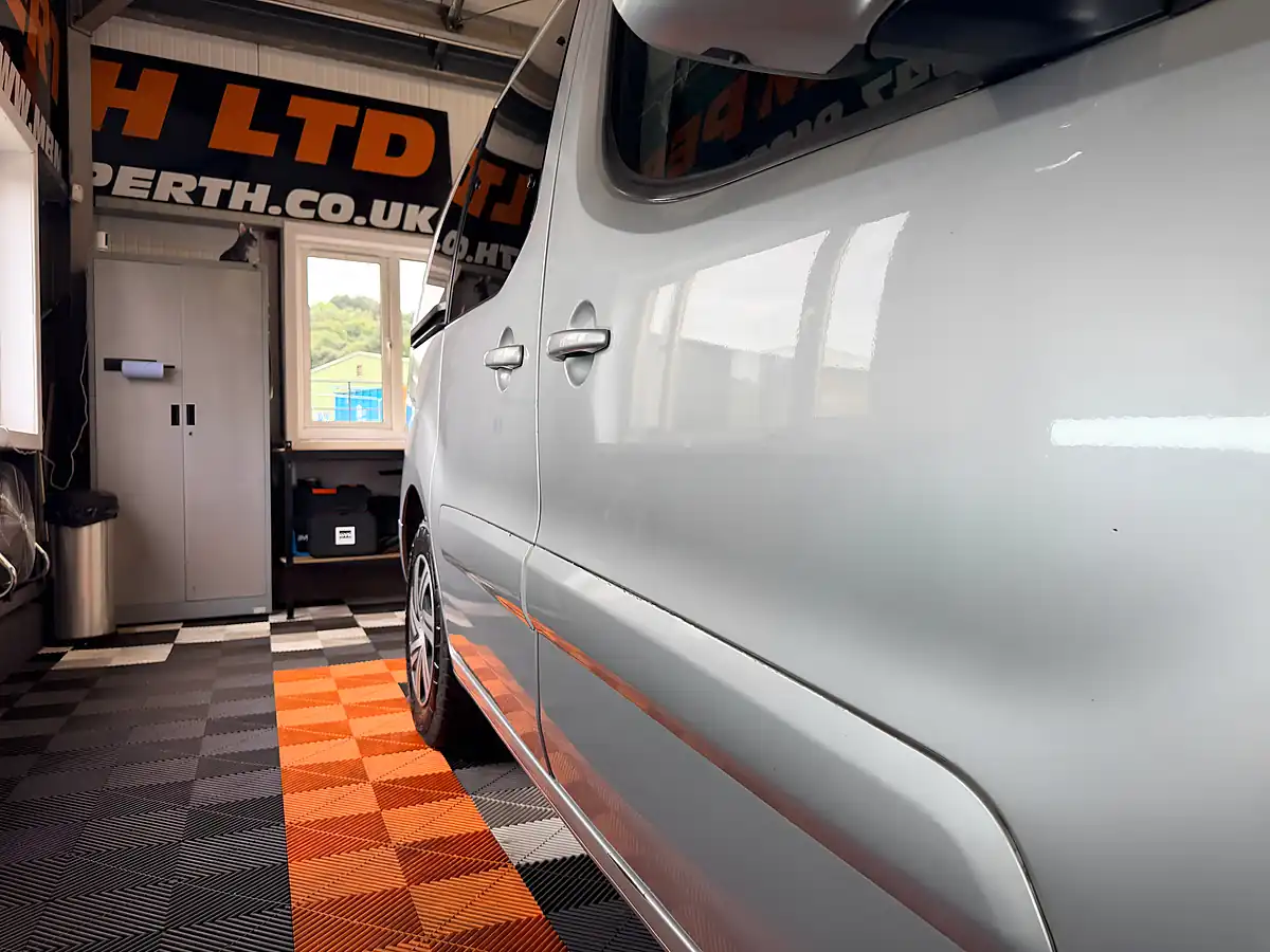 Used 2017 Peugeot Partner Tepee Active B Silver - Interior and Exterior details 6