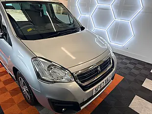 Used 2017 Peugeot Partner Tepee Active B Silver - Interior and Exterior details 8