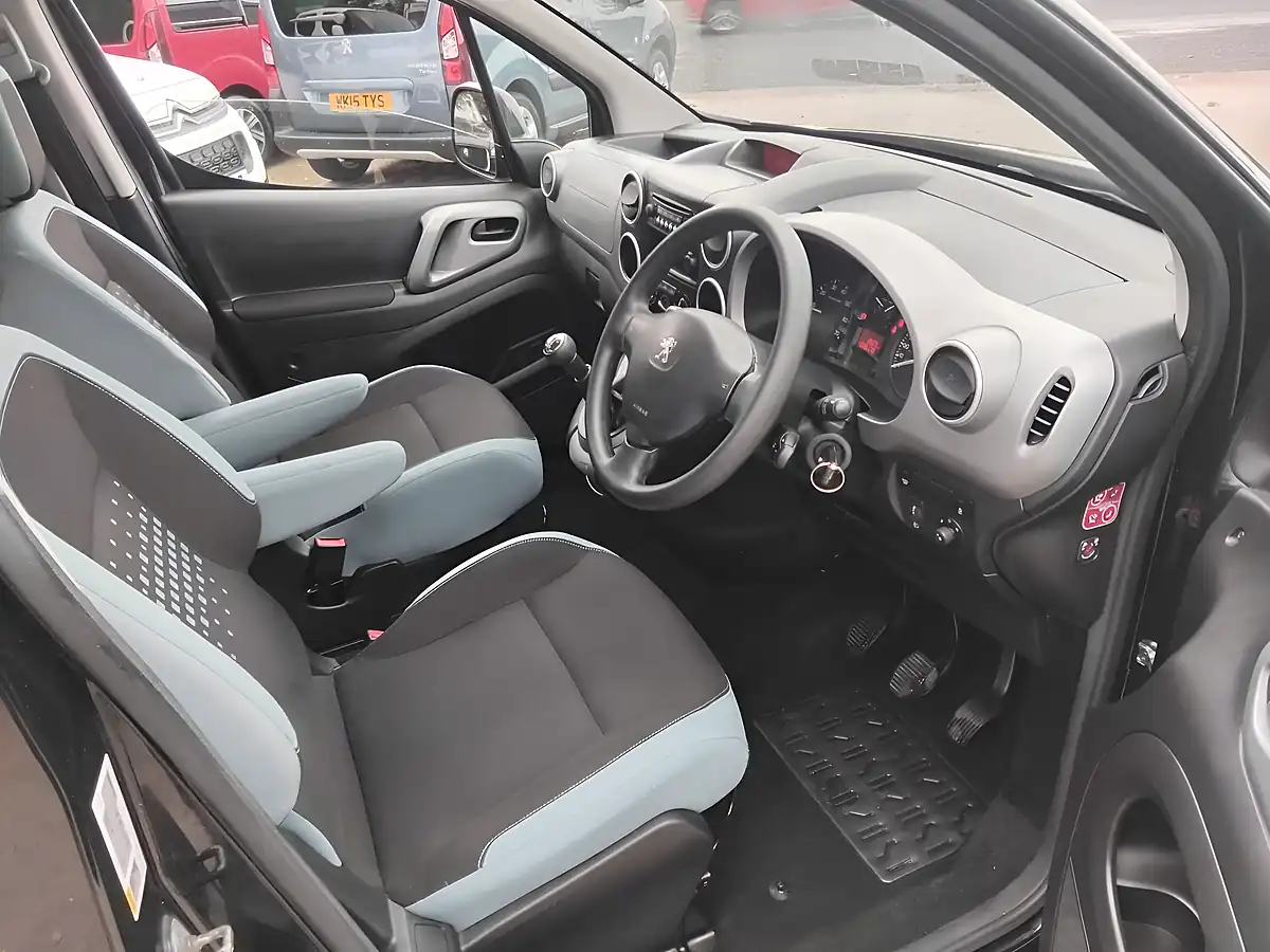 Used 2017 Peugeot Partner Tepee Active Black - Interior and Exterior details 11