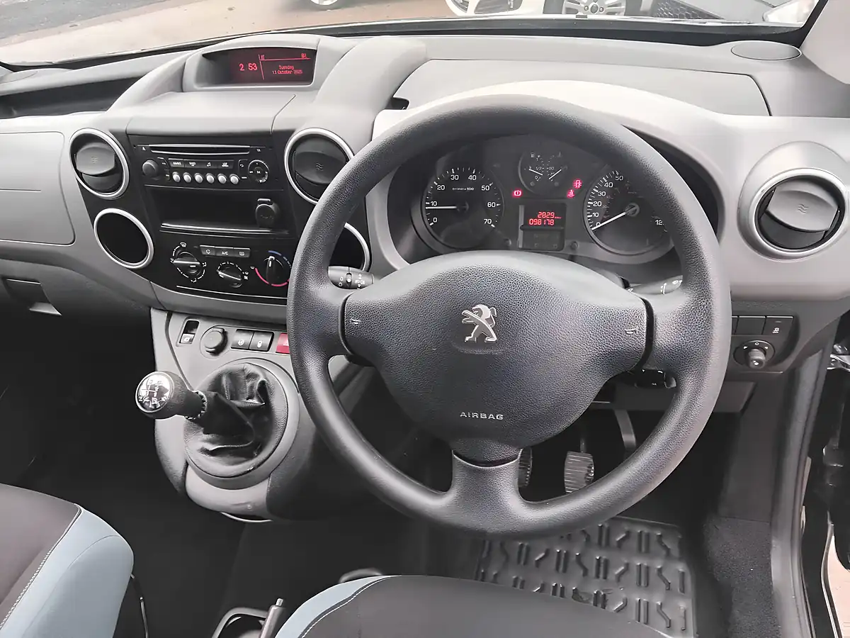 Used 2017 Peugeot Partner Tepee Active Black - Interior and Exterior details 13