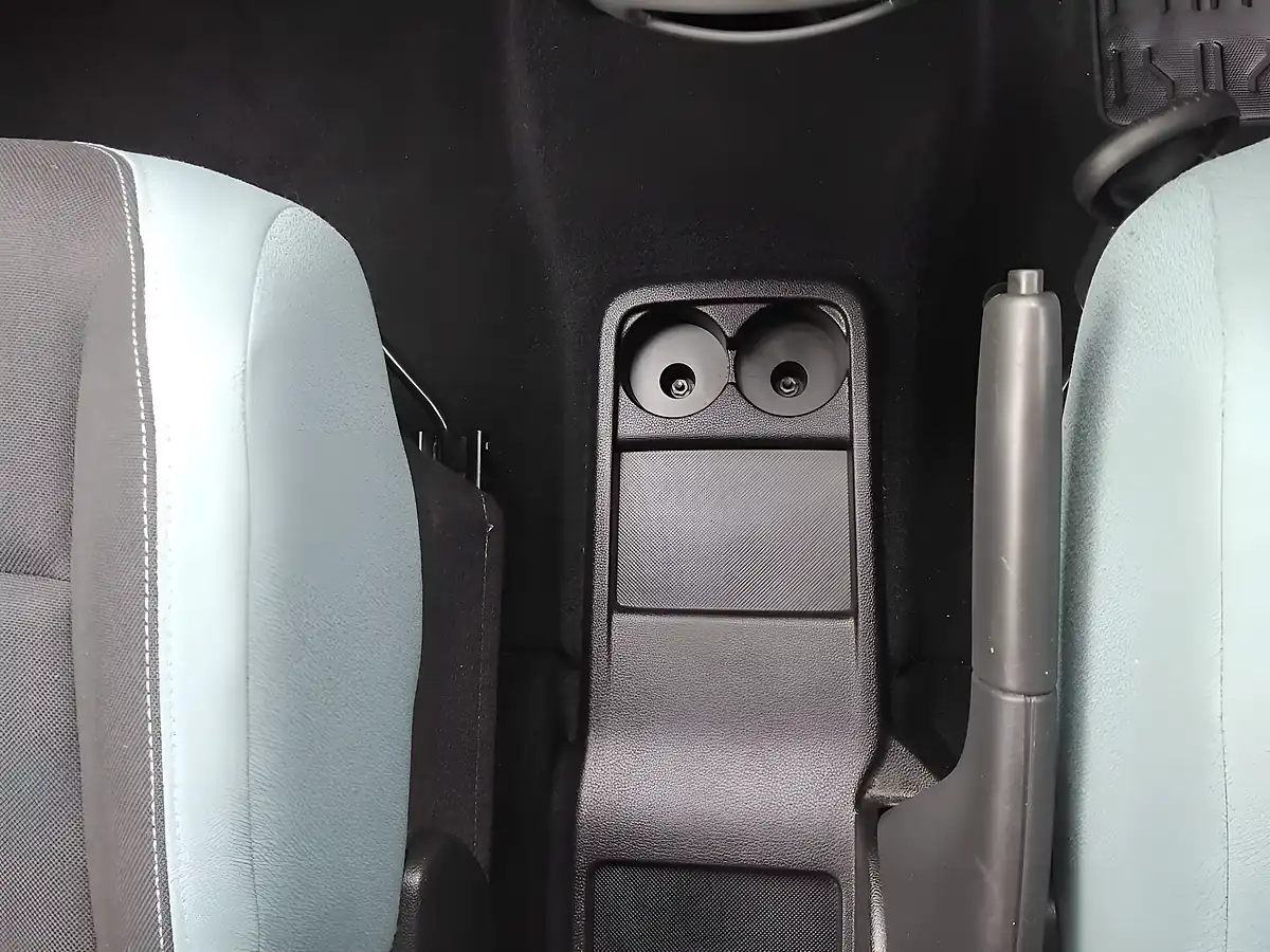 Used 2017 Peugeot Partner Tepee Active Black - Interior and Exterior details 15