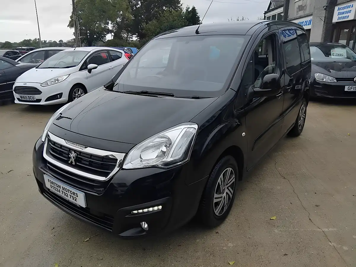Used 2017 Peugeot Partner Tepee Active Black - Interior and Exterior details 4