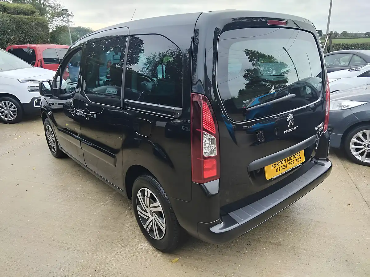 Used 2017 Peugeot Partner Tepee Active Black - Interior and Exterior details 5