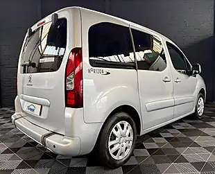 Used 2017 Peugeot Partner Tepee Allure Metallic Silver - Interior and Exterior details 16