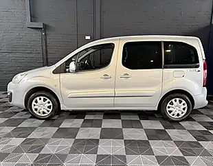 Used 2017 Peugeot Partner Tepee Allure Metallic Silver - Interior and Exterior details 2
