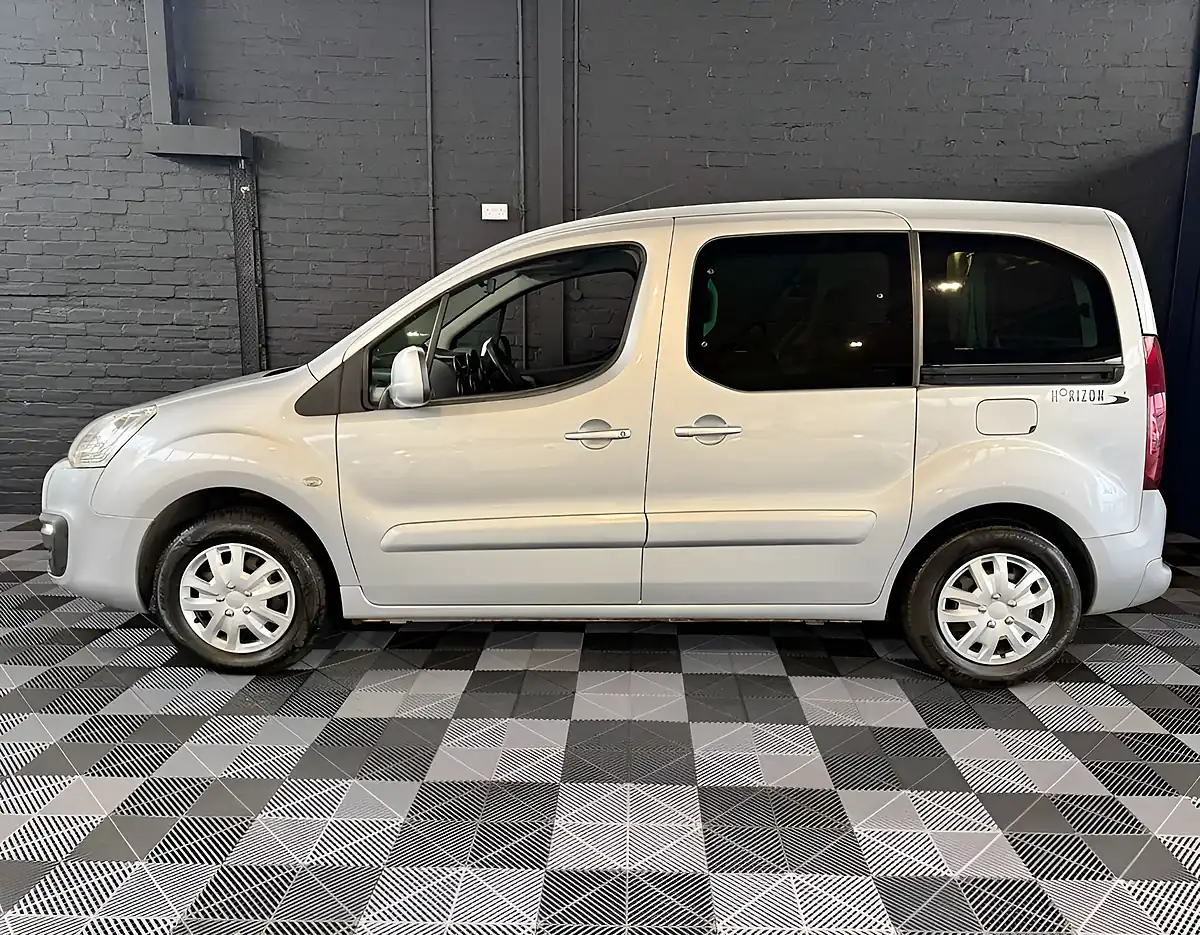 Used 2017 Peugeot Partner Tepee Allure Metallic Silver - Interior and Exterior details 2