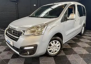 Used 2017 Peugeot Partner Tepee Allure Metallic Silver - Interior and Exterior details 5