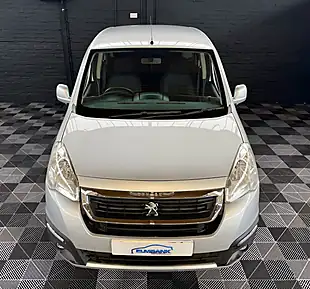 Used 2017 Peugeot Partner Tepee Allure Metallic Silver - Interior and Exterior details 6