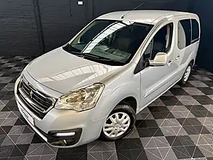Used 2017 Peugeot Partner Tepee Allure Metallic Silver - Interior and Exterior details 7