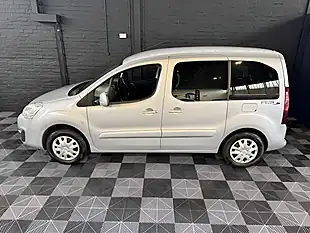 Used 2017 Peugeot Partner Tepee Allure Metallic Silver - Interior and Exterior details 8