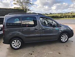 Used 2017 Peugeot Partner Tepee Outdoor Grey - Interior and Exterior details 10