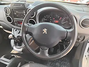 Used 2017 Peugeot Partner Tepee Outdoor White - Interior and Exterior details 16