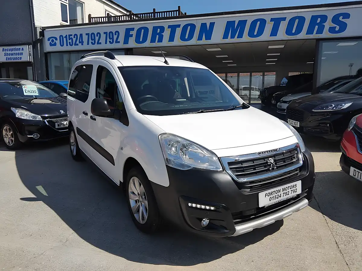 Used 2017 Peugeot Partner Tepee Outdoor White - Interior and Exterior details 2