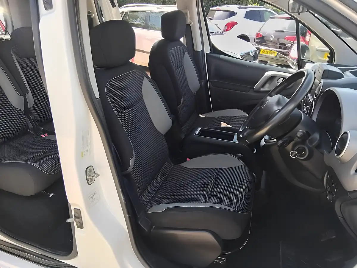 Used 2017 Peugeot Partner Tepee Outdoor White - Interior and Exterior details 14