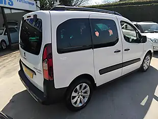 Used 2017 Peugeot Partner Tepee Outdoor White - Interior and Exterior details 8
