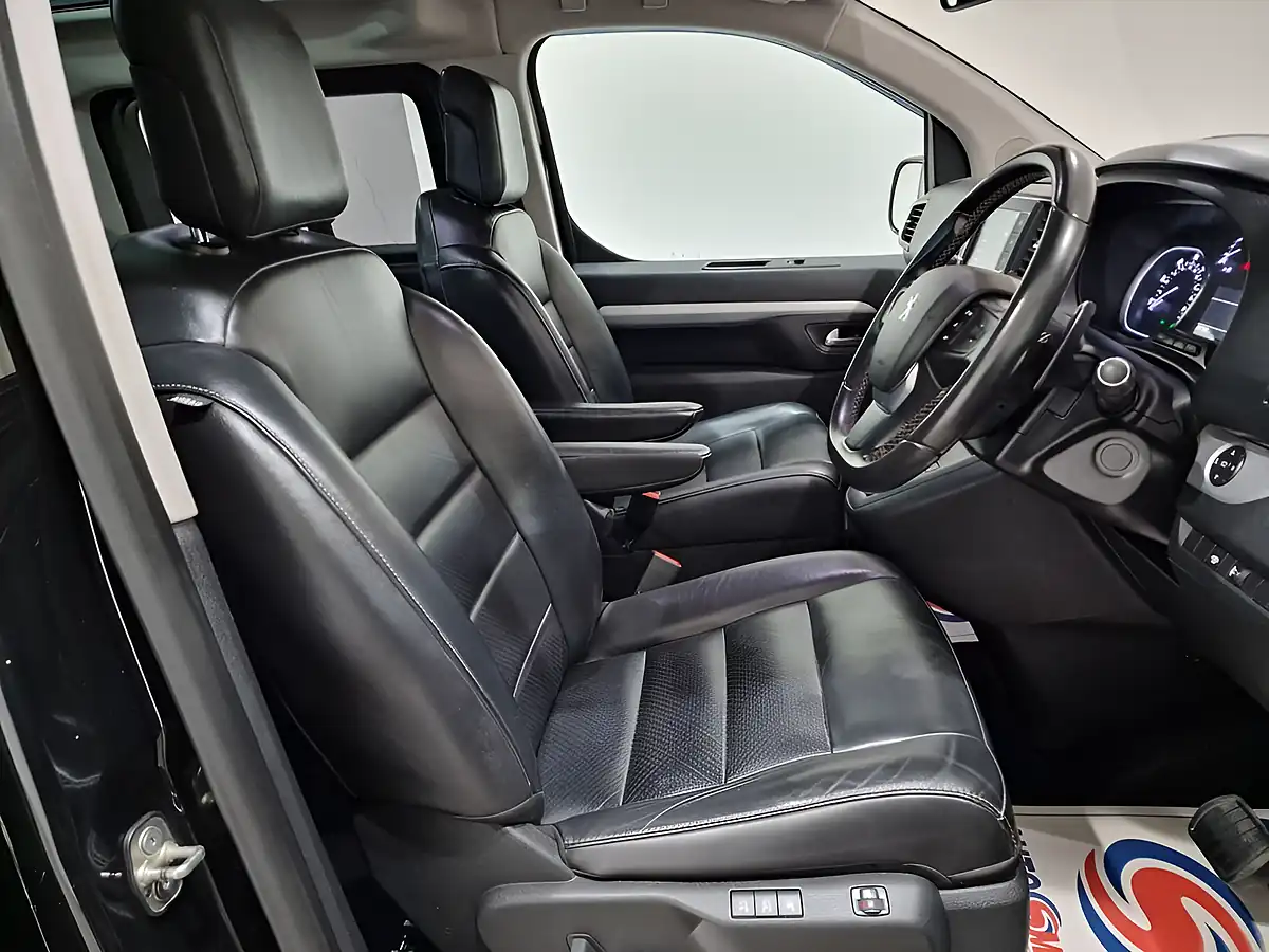 Used 2017 Peugeot Traveller Allure Compact Black - Interior and Exterior details 10