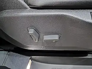 Used 2017 Peugeot Traveller Allure Compact Black - Interior and Exterior details 12