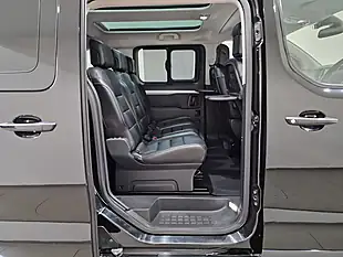 Used 2017 Peugeot Traveller Allure Compact Black - Interior and Exterior details 14