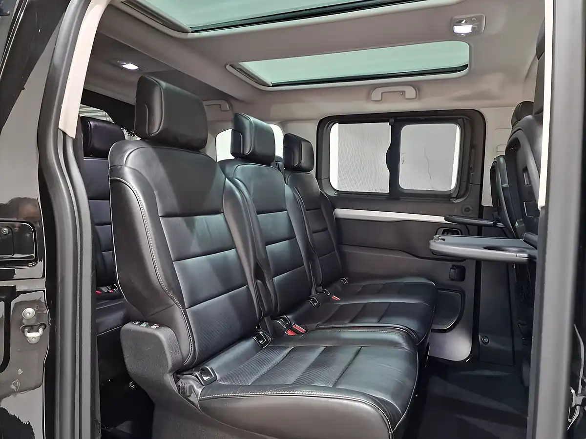 Used 2017 Peugeot Traveller Allure Compact Black - Interior and Exterior details 15