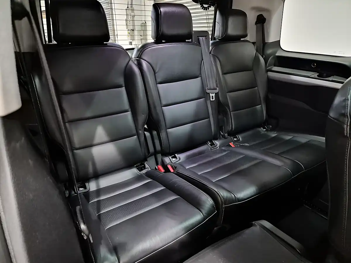 Used 2017 Peugeot Traveller Allure Compact Black - Interior and Exterior details 19