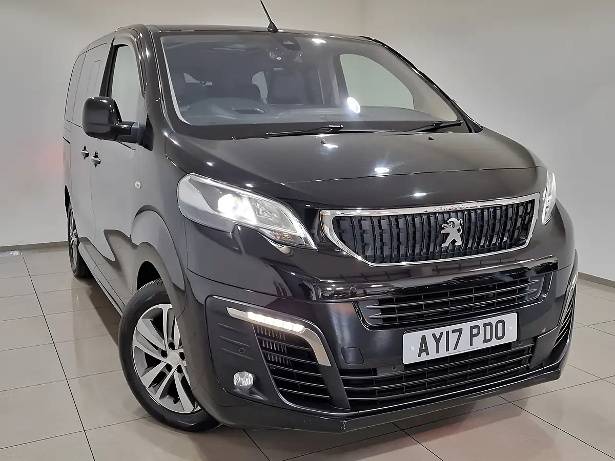 Used 2017 Peugeot Traveller Allure Compact Black - Interior and Exterior details 8