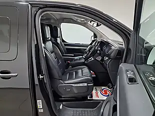 Used 2017 Peugeot Traveller Allure Compact Black - Interior and Exterior details 9