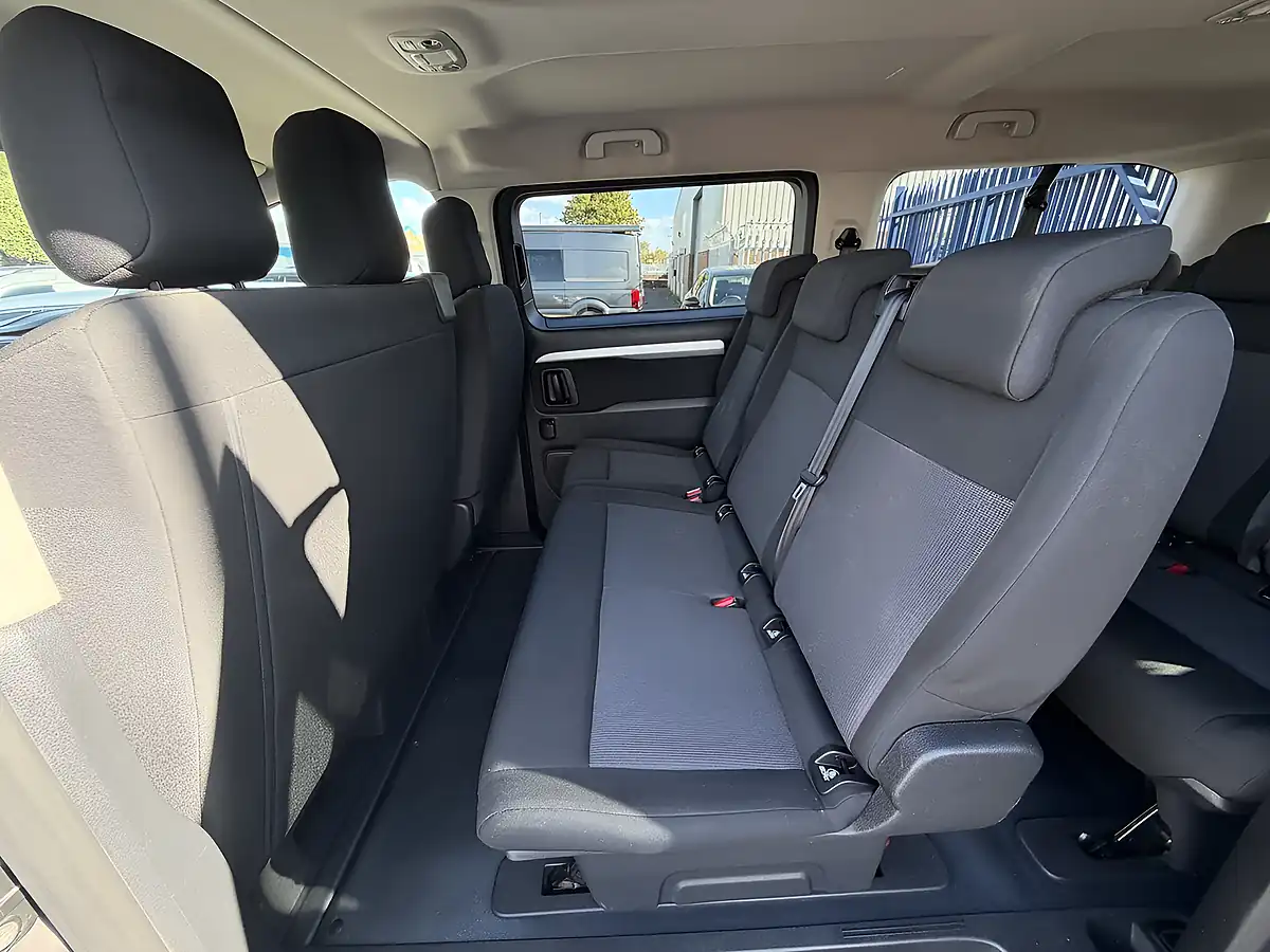 Used 2017 Peugeot Traveller Business Long Grey Metallic - Interior and Exterior details 15