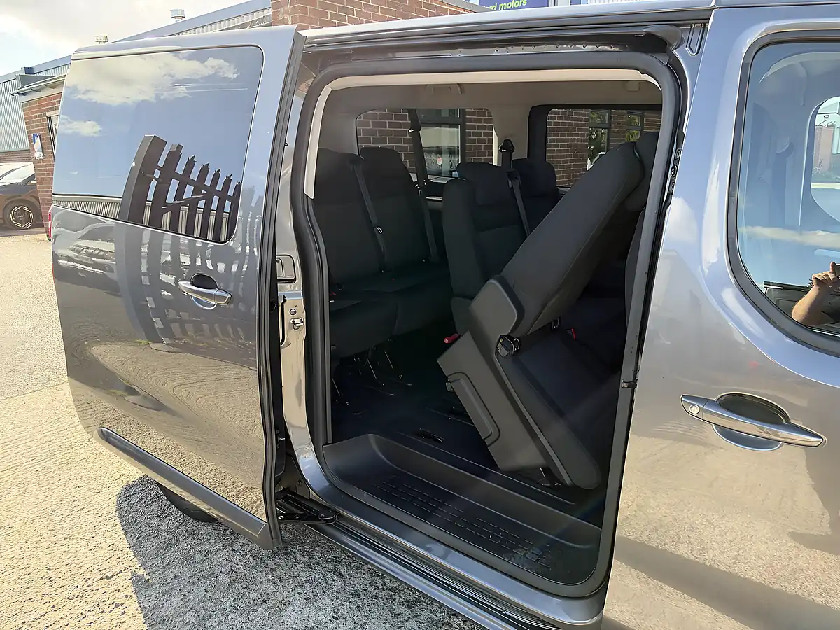 Used 2017 Peugeot Traveller Business Long Grey Metallic - Interior and Exterior details 5