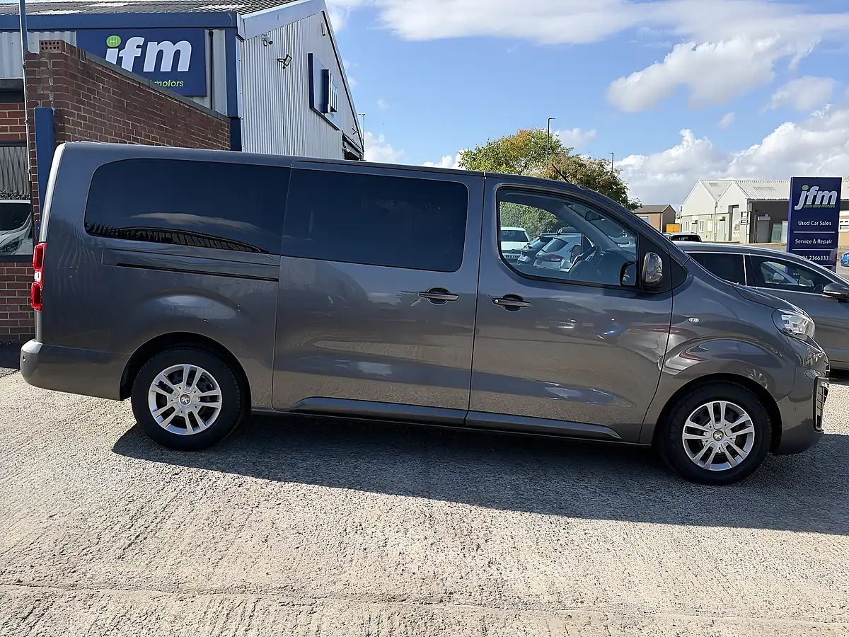Used 2017 Peugeot Traveller Business Long Grey Metallic - Interior and Exterior details 6