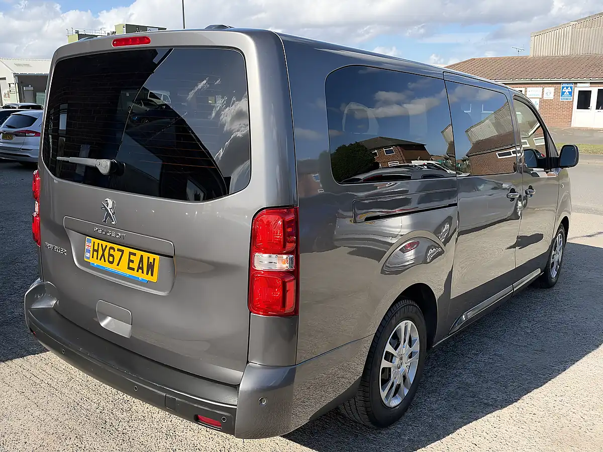 Used 2017 Peugeot Traveller Business Long Grey Metallic - Interior and Exterior details 7