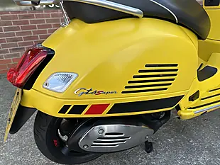 Used 2017 Piaggio Vespa Gts Supersport Yellow - Interior and Exterior details 14