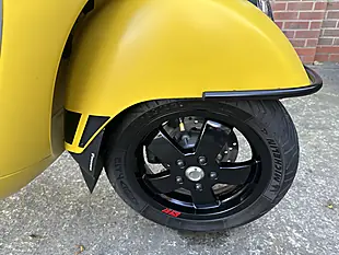 Used 2017 Piaggio Vespa Gts Supersport Yellow - Interior and Exterior details 17