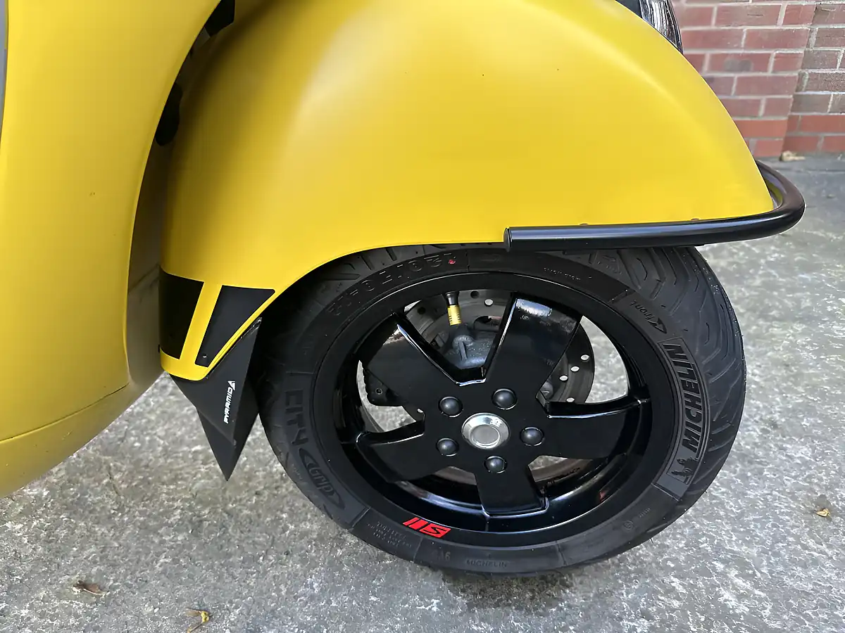 Used 2017 Piaggio Vespa Gts Supersport Yellow - Interior and Exterior details 17