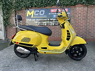 Used 2017 Piaggio Vespa Gts Supersport Yellow - Interior and Exterior details 18