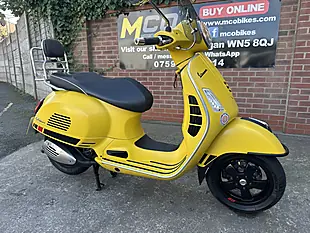 Used 2017 Piaggio Vespa Gts Supersport Yellow - Interior and Exterior details 2