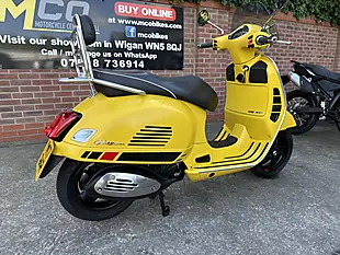 Used 2017 Piaggio Vespa Gts Supersport Yellow - Interior and Exterior details 3