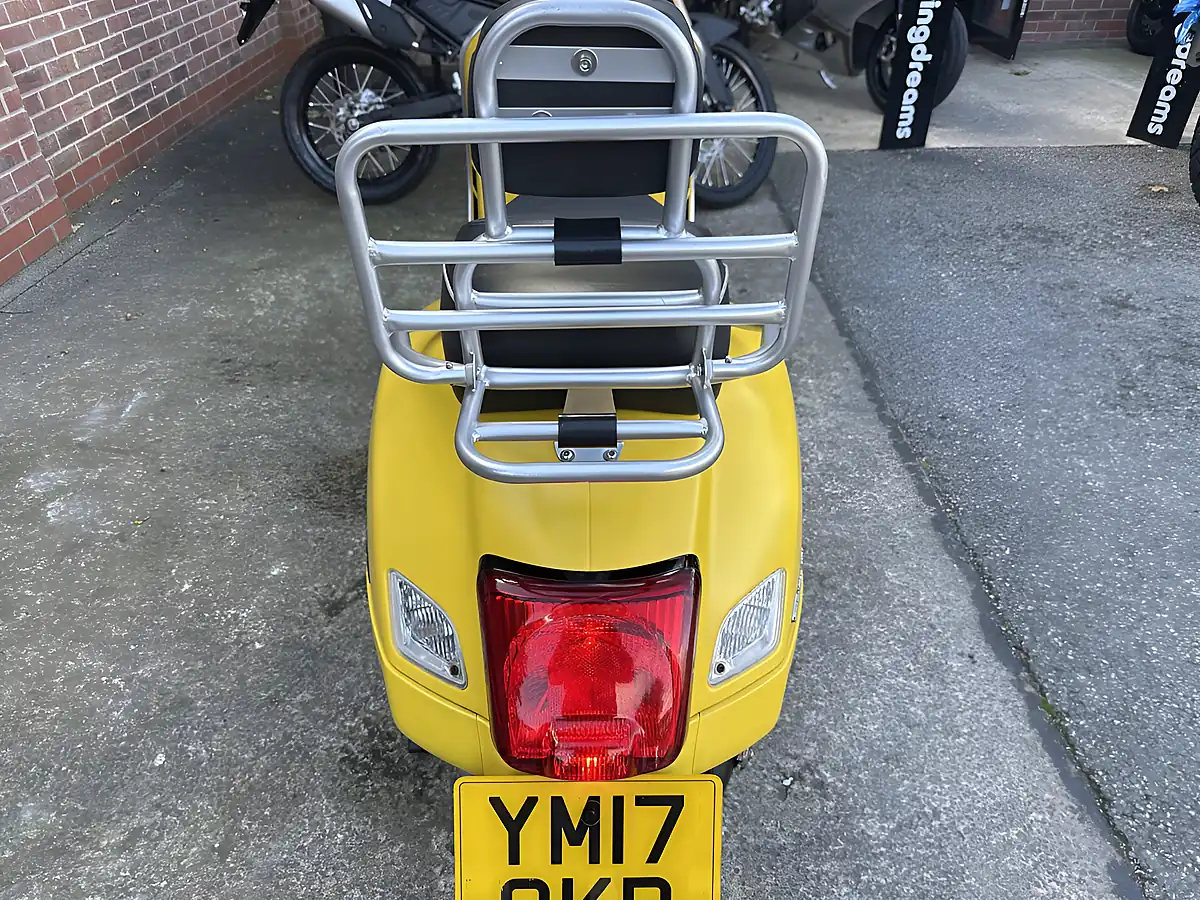 Used 2017 Piaggio Vespa Gts Supersport Yellow - Interior and Exterior details 4
