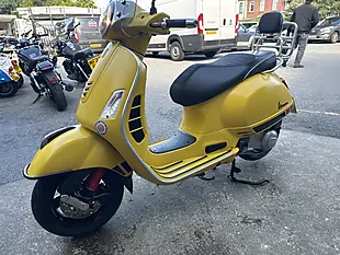 Used 2017 Piaggio Vespa Gts Supersport Yellow - Interior and Exterior details 6