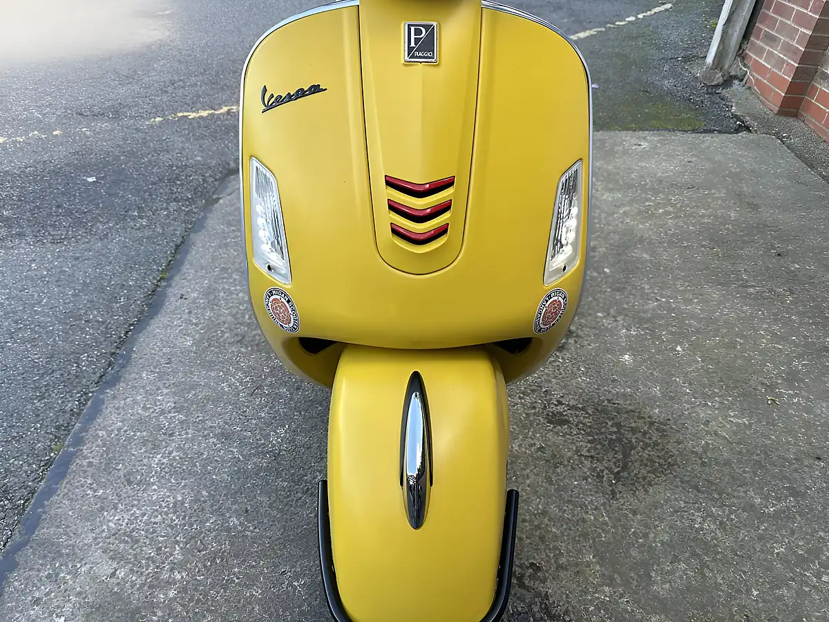 Used 2017 Piaggio Vespa Gts Supersport Yellow - Interior and Exterior details 8