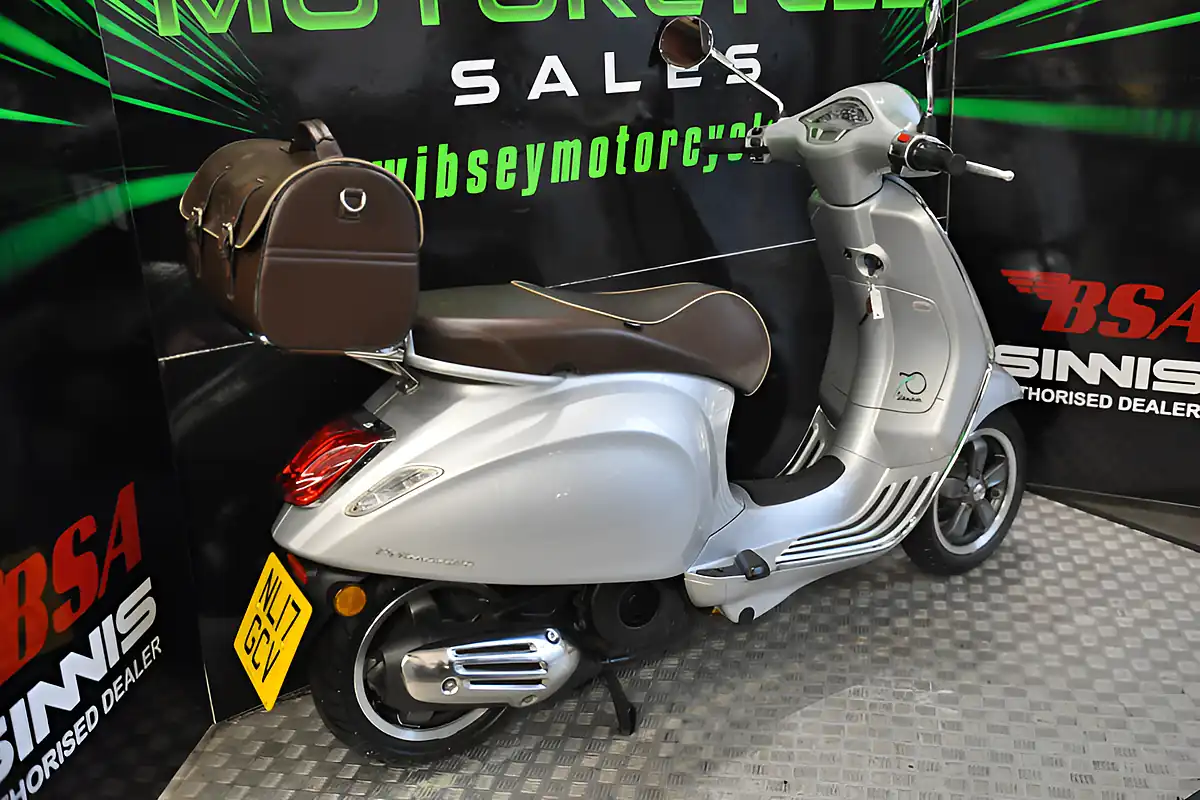 Used 2017 Piaggio Vespa Primavera 70th Anniversary Se Grey - Interior and Exterior details 14