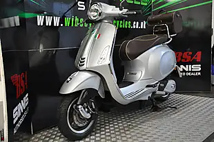 Used 2017 Piaggio Vespa Primavera 70th Anniversary Se Grey - Interior and Exterior details 2
