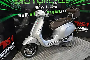 Used 2017 Piaggio Vespa Primavera 70th Anniversary Se Grey - Interior and Exterior details 3