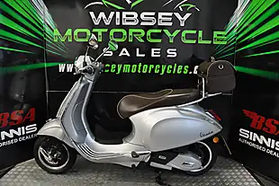 Used 2017 Piaggio Vespa Primavera 70th Anniversary Se Grey - Interior and Exterior details 4