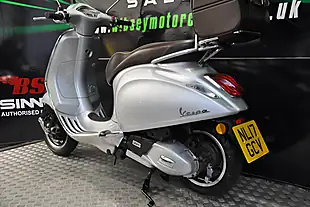 Used 2017 Piaggio Vespa Primavera 70th Anniversary Se Grey - Interior and Exterior details 6