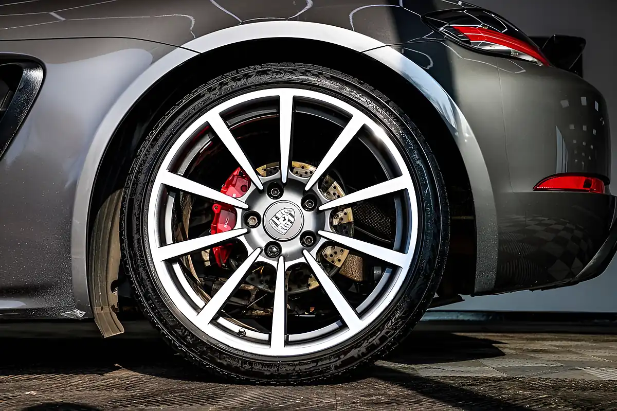Used 2017 Porsche 718 Cayman S Agate Grey - Interior and Exterior details 15