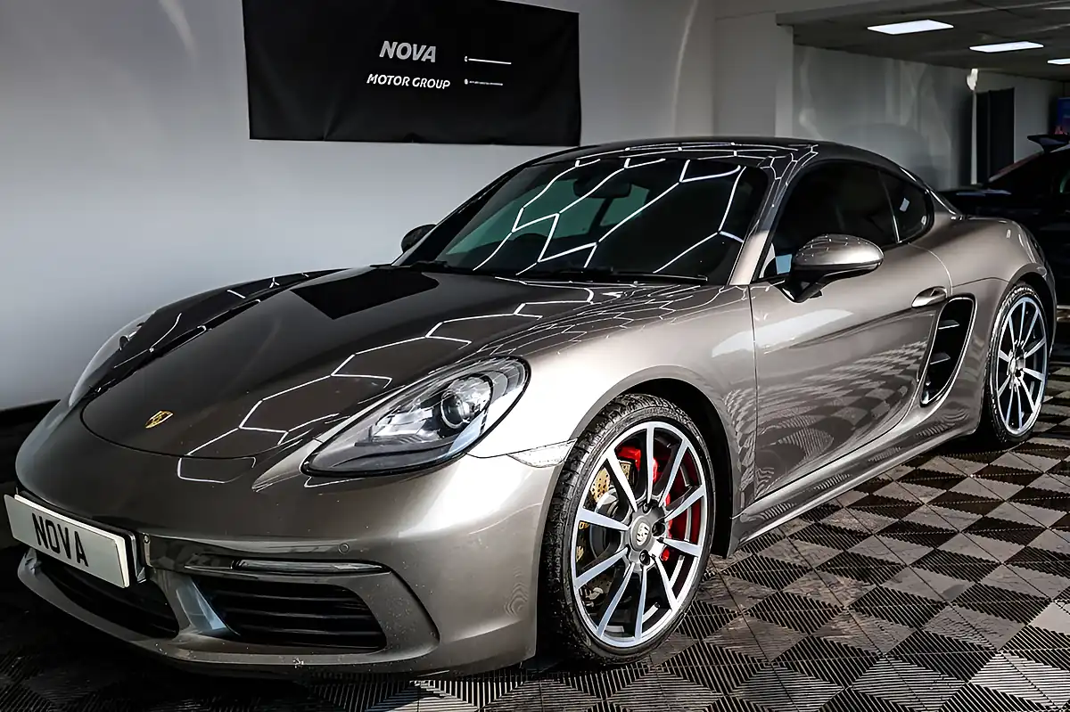 Used 2017 Porsche 718 Cayman S Agate Grey - Interior and Exterior details 7
